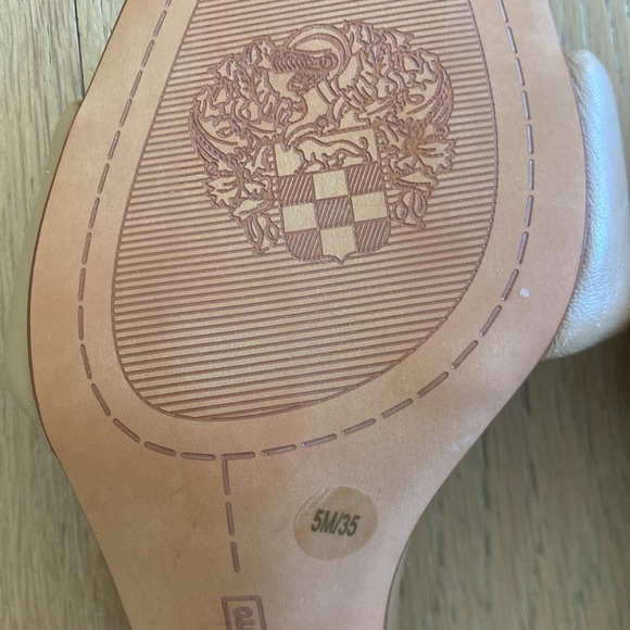 Vince Camuto leather Mules sz 5 - Picture 6 of 6